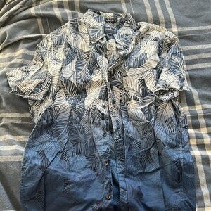 Men’s American Eagle tropical button down size large
